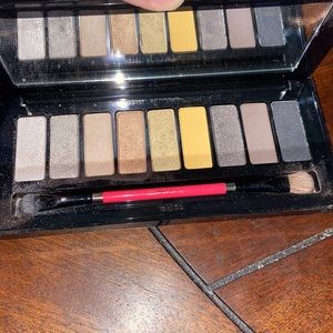 MAC eye shadow pallet